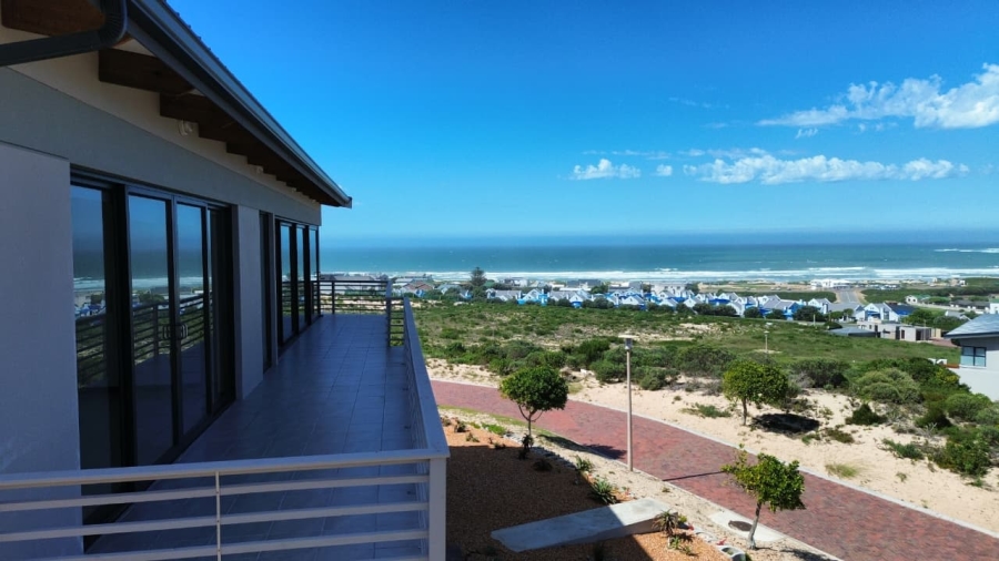 5 Bedroom Property for Sale in Stilbaai Oos Western Cape